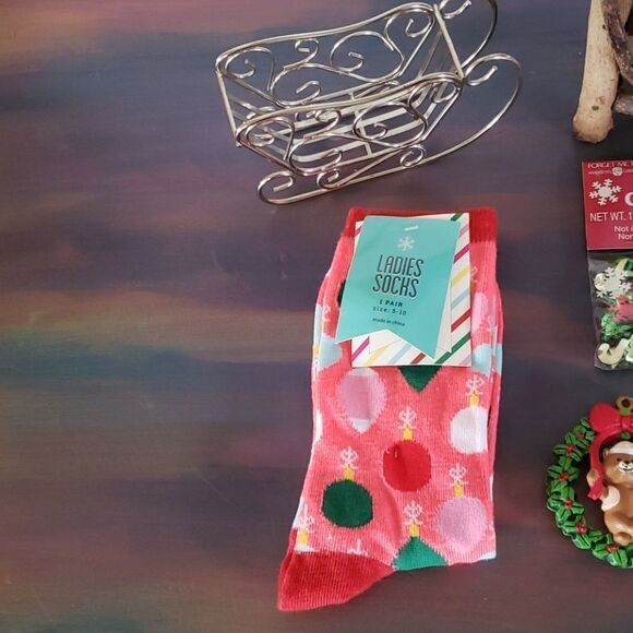 Lot of 6 Christmas Items - Picture 2 of 4